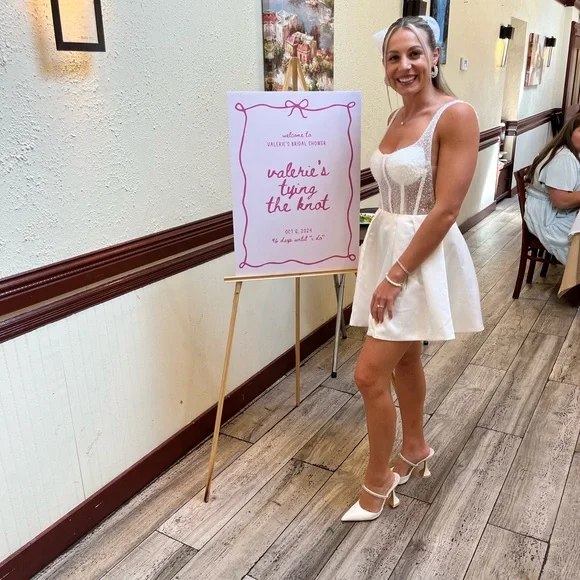 V. Chapman White Wedding Dress - Picture 8 of 9